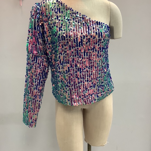 VENUS Tops - Venus Sequin Top Size Large